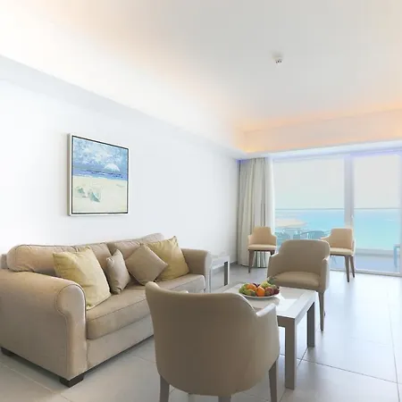 Vassos Nissi & Hotel 4*