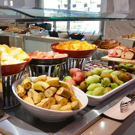 Vassos Nissi & Hotel 4*