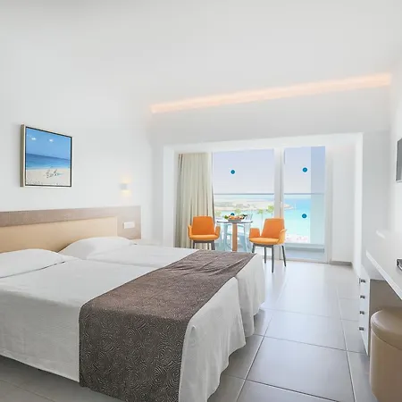 מלון Vassos Nissi & 4*